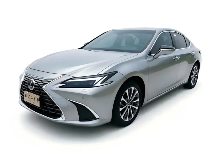 2025 Lexus ES 200 Premium Edition (Used) – Dec 2025 Reg / 5,400 km