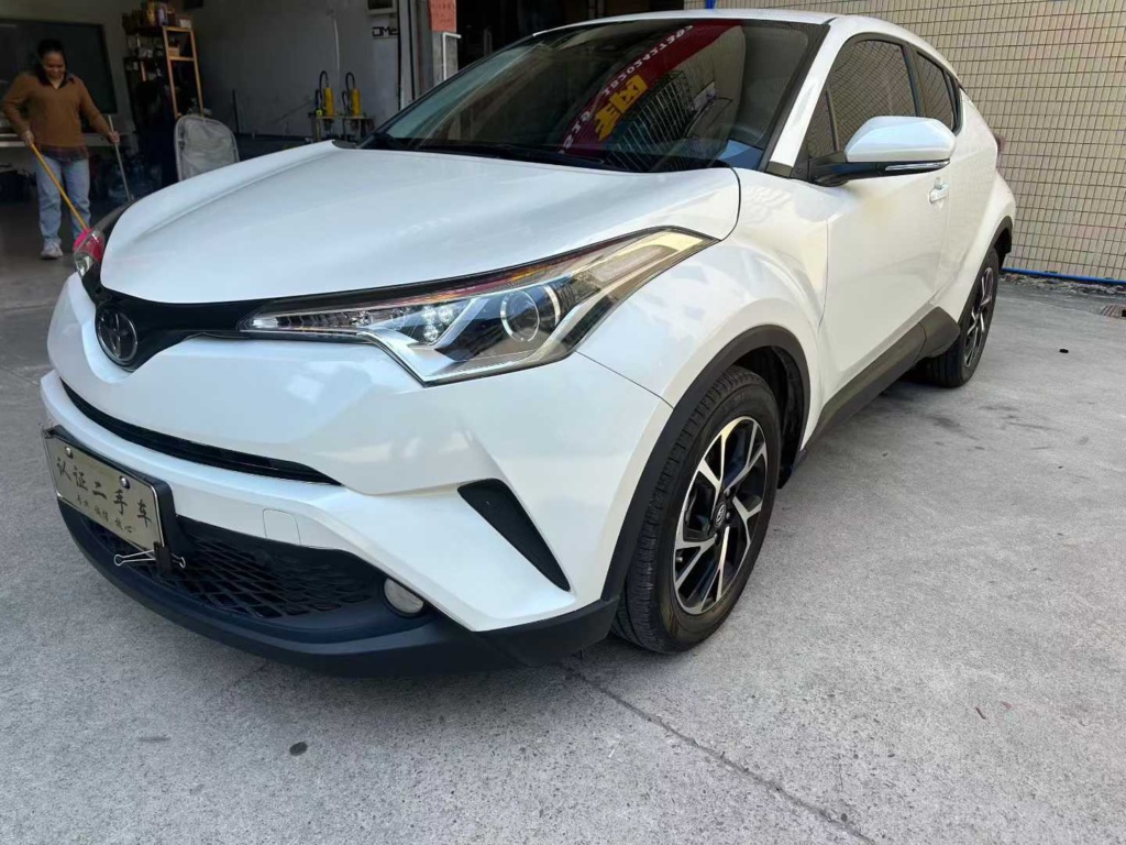 2020 Toyota C-HR 2.0L CVT Leading Edition (Used) – Oct 2019 Reg / 39,000 km