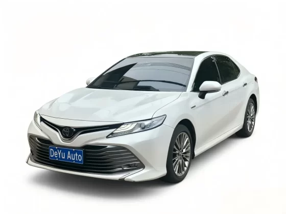 2018 Toyota Camry Hybrid 2.5H (Used) – 120,000 km